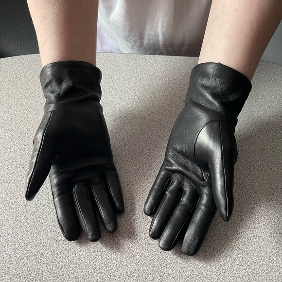 Nordstrom Black Leather Cashmere Lined Gloves - Picture 2 of 9